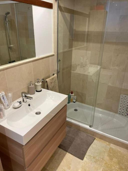 Lujoso Piso En Altos De Monteros Apartamento