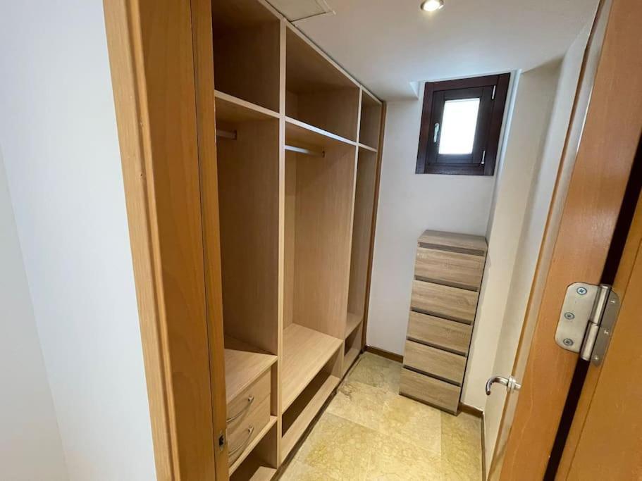 Lujoso Piso En Altos De Monteros Apartamento *