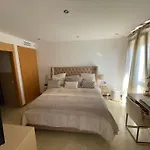 Lujoso Piso En Altos De Los Monteros
