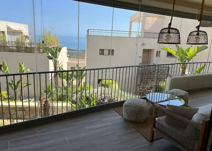 Lujoso Piso En Altos De Los Monteros