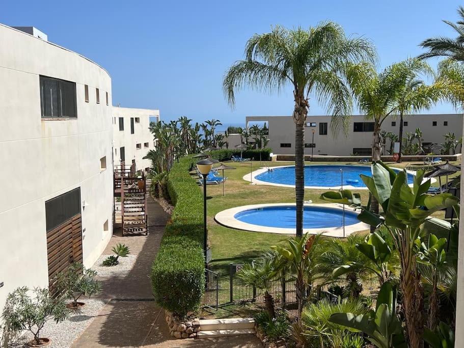 Lujoso Piso En Altos De Monteros *
