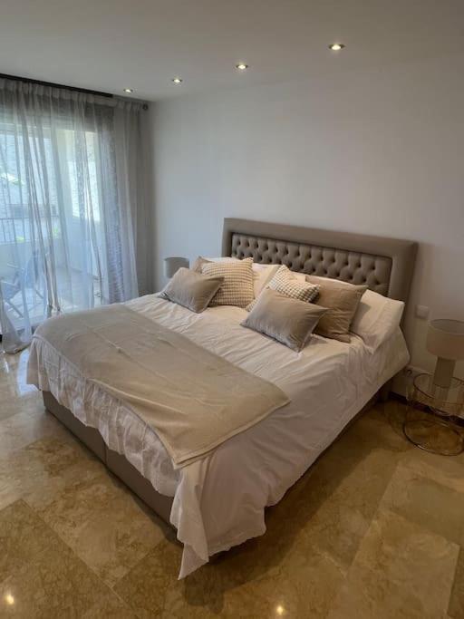 Apartment Lujoso Piso En Altos De Monteros *
