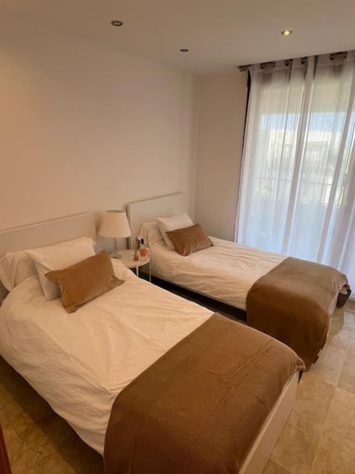 Lujoso Piso En Altos De Monteros Marbella