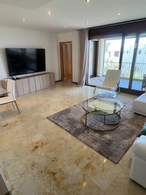 Lujoso Piso En Altos De Monteros *