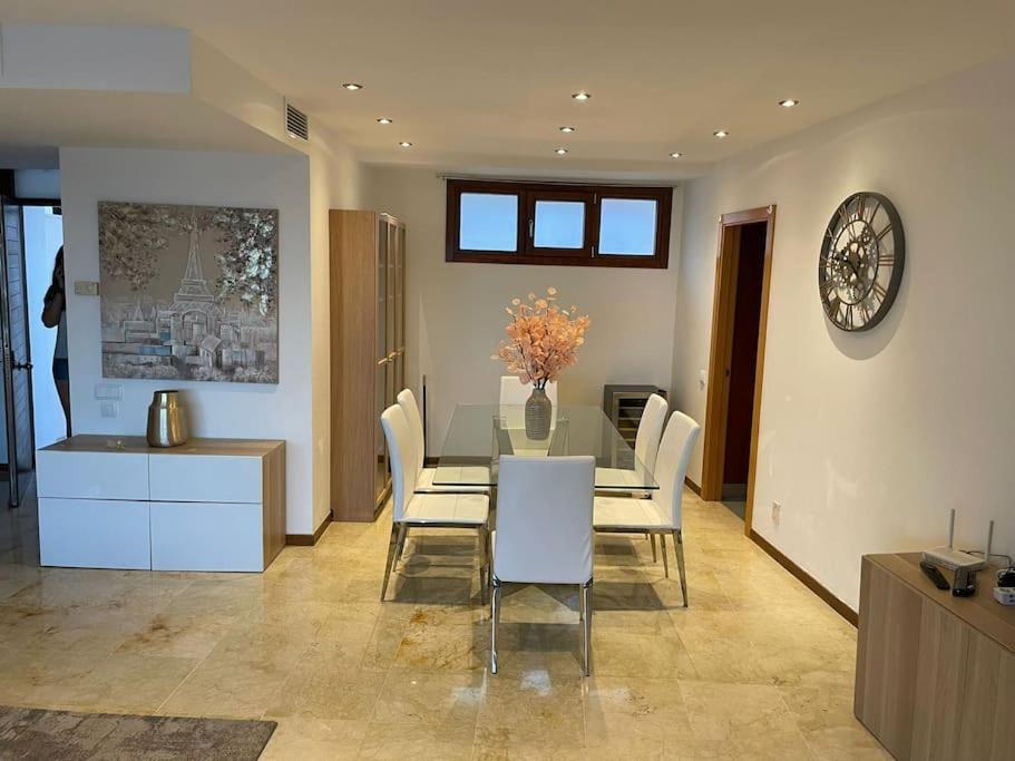 Lujoso Piso En Altos De Monteros Marbella